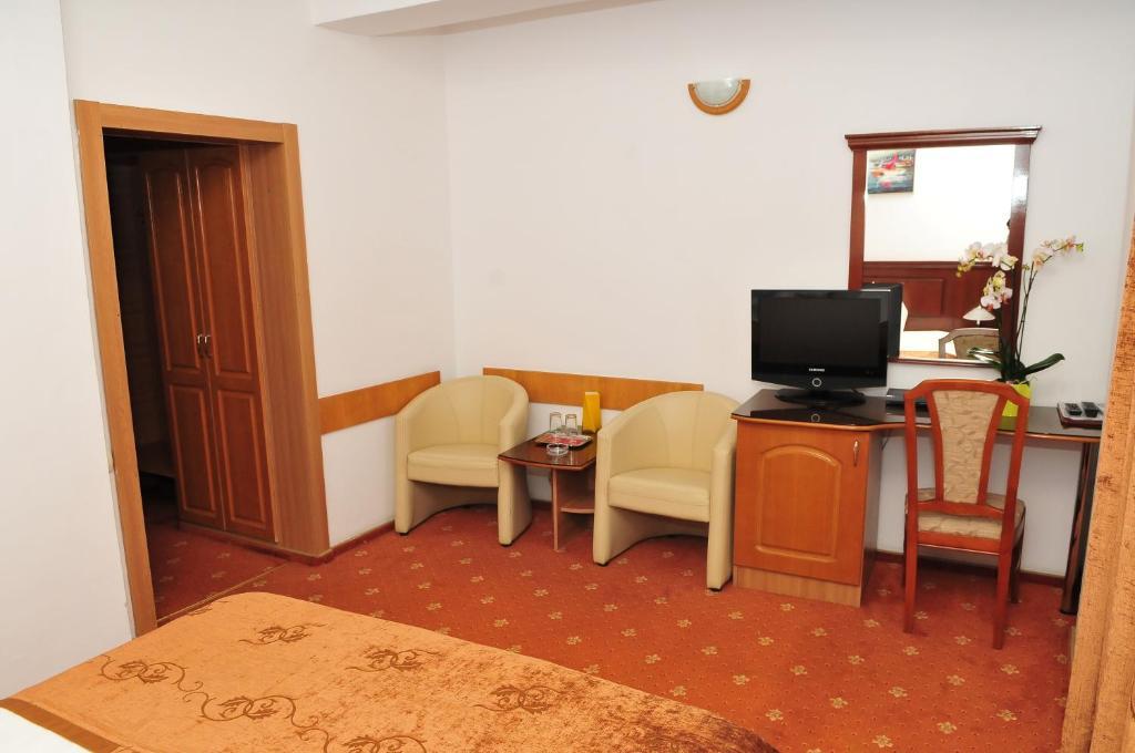 Hotel Emma Est 克拉奥华 外观 照片