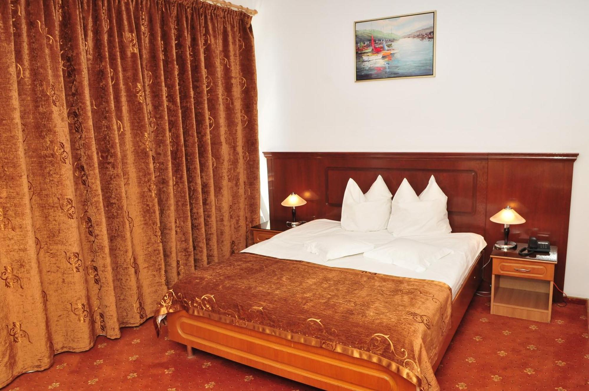 Hotel Emma Est 克拉奥华 外观 照片