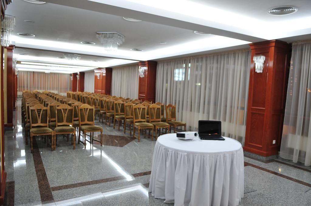 Hotel Emma Est 克拉奥华 外观 照片