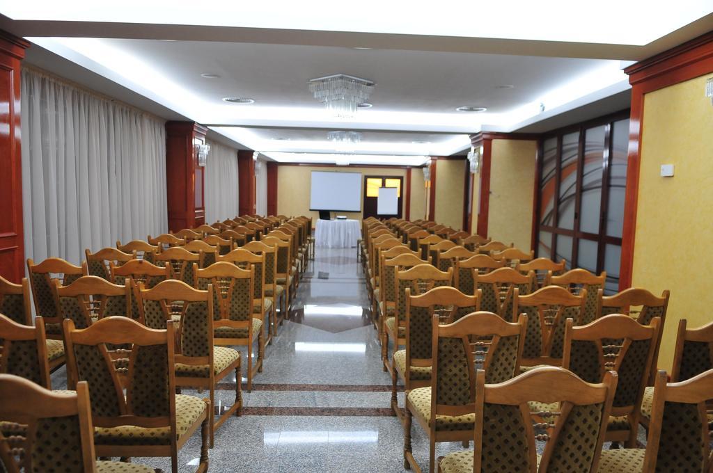 Hotel Emma Est 克拉奥华 外观 照片