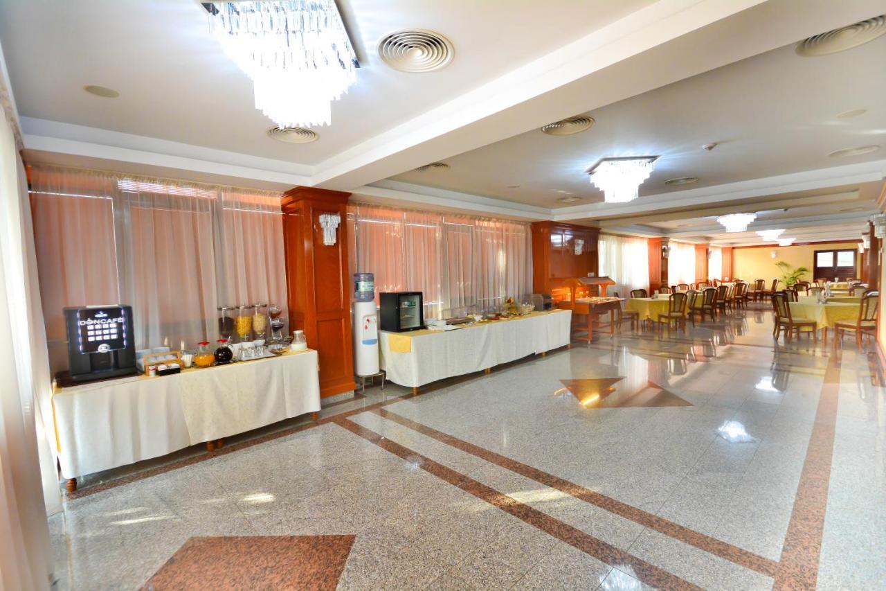 Hotel Emma Est 克拉奥华 外观 照片